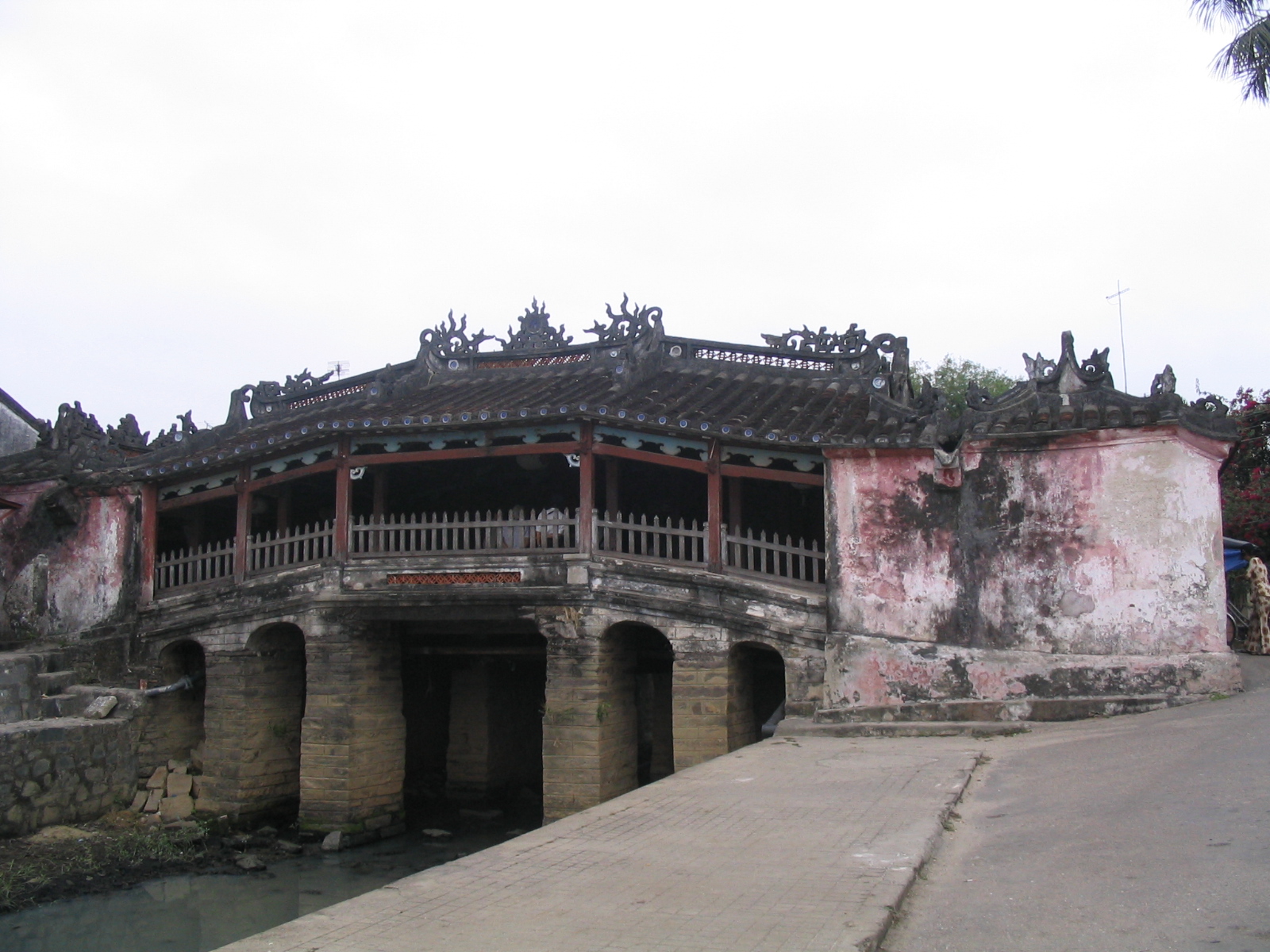 chùa cầu