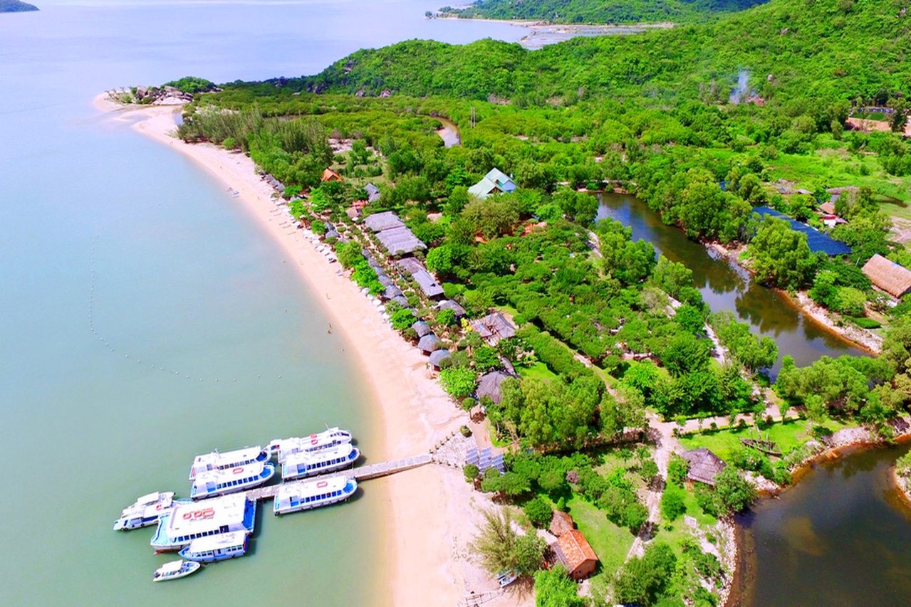 đảo khỉ - suối hoa lan