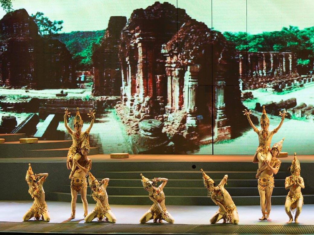 show-charming-da-nang