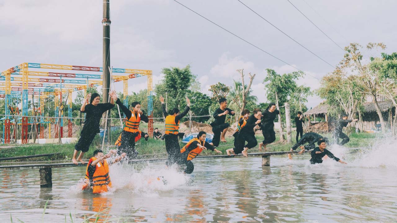 lang-du-lich-My-Khanh 1